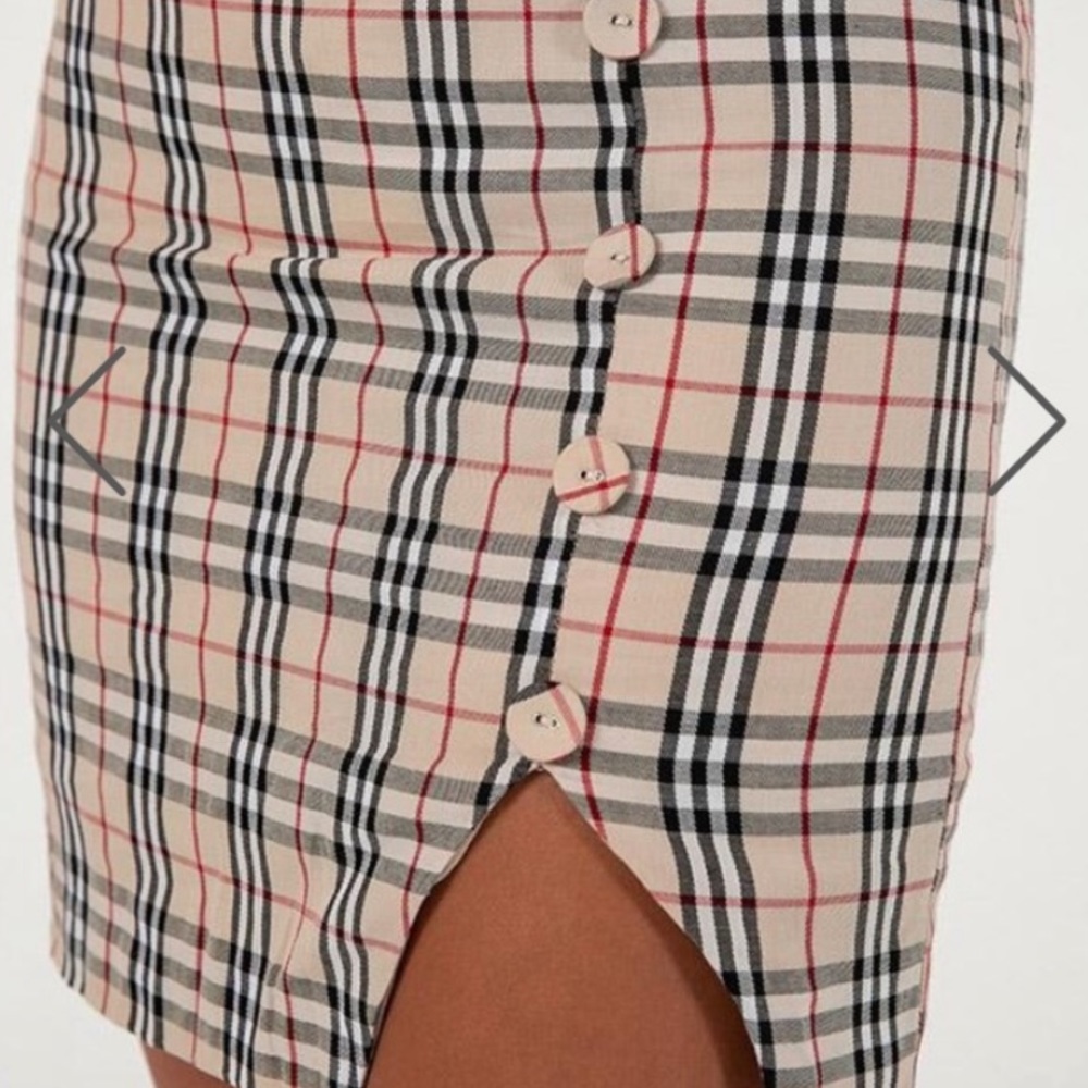 Plaid Mini Skirt with Side Slit - Beige Plaid - Picture 4 of 6